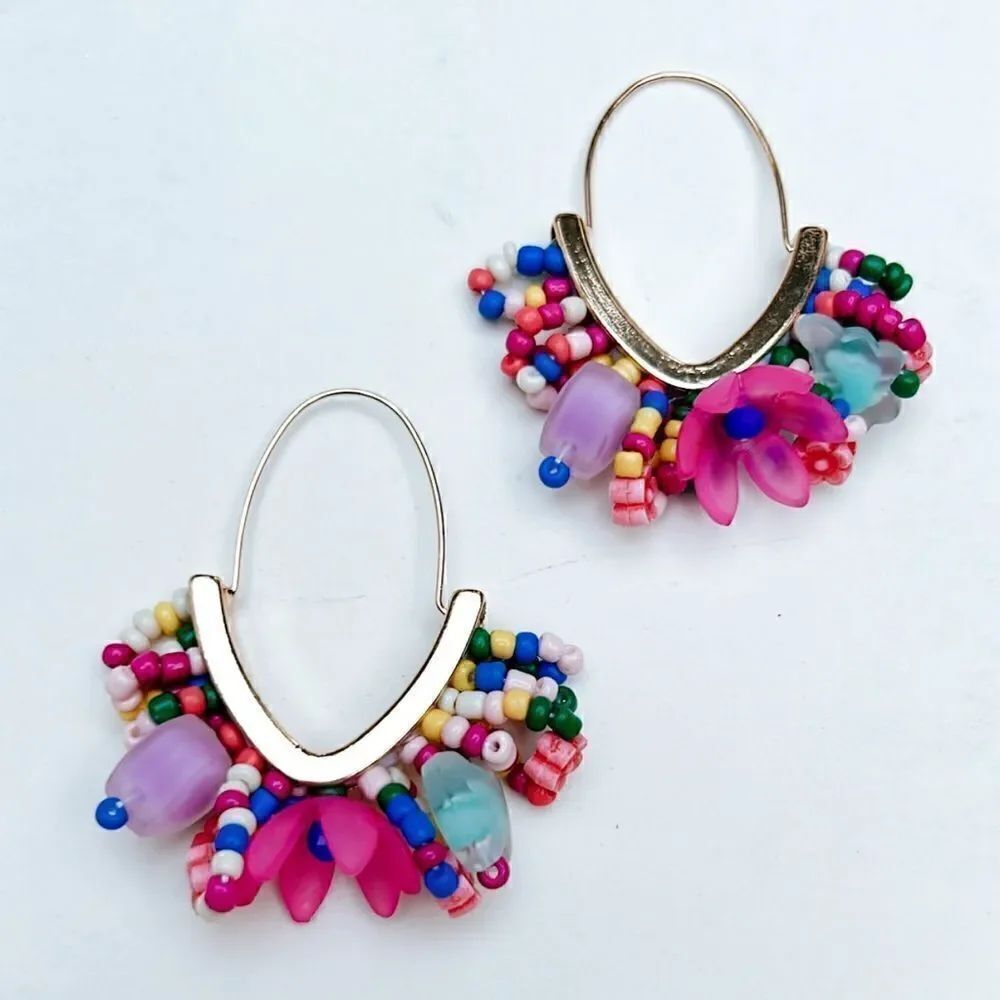 beaded flower hoop earrings  H3